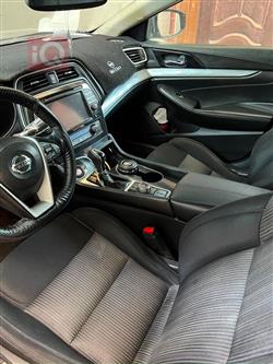 Nissan Maxima